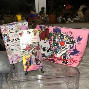 Ed Hardy Iconic Pink Cosmetic Bag with Glow Up Facial Masks & Eyelash Curler NWT